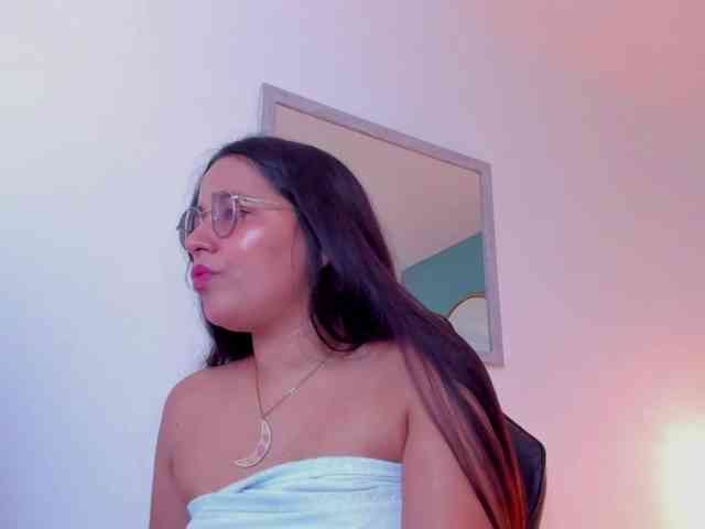 lucy-blue28 webcam