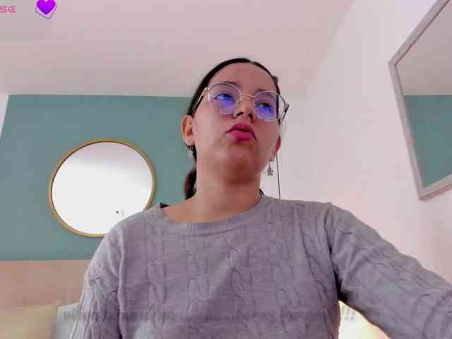 lucy-blue28 webcam