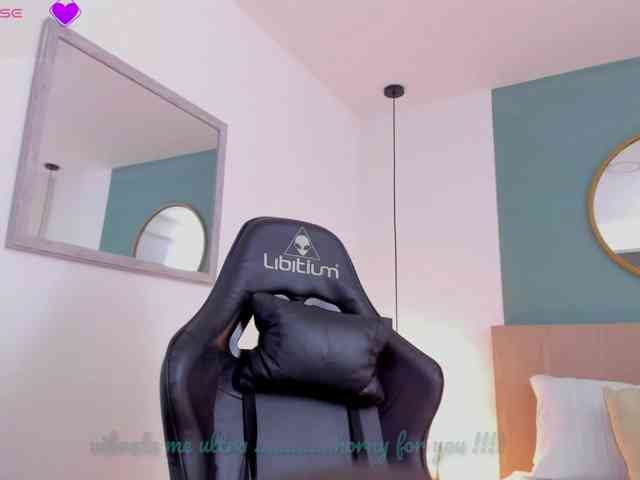 lucy-blue28 webcam