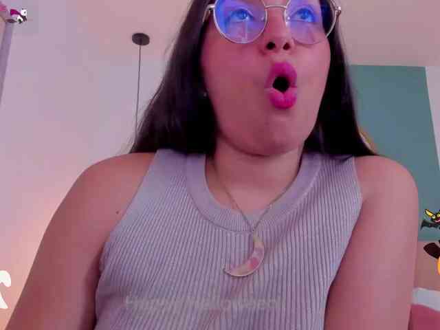 lucy-blue28 webcam