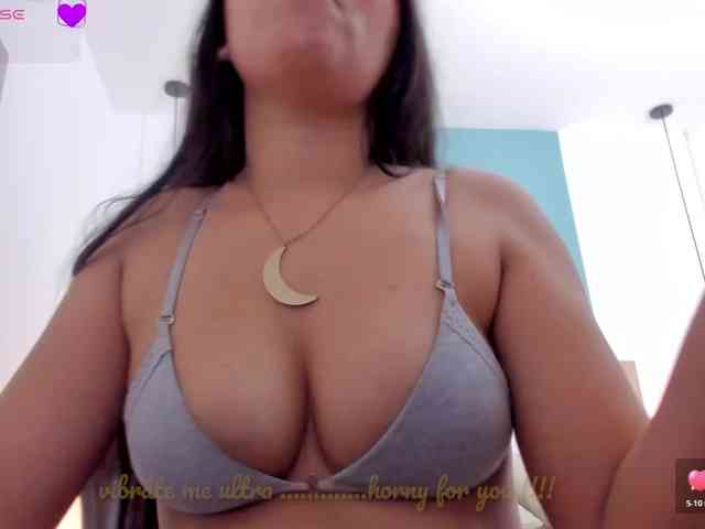 lucy-blue28 webcam