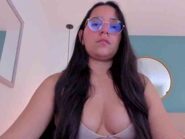 lucy-blue28 webcam