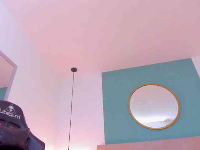 lucy-blue28 webcam