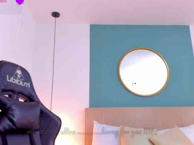 lucy-blue28 webcam