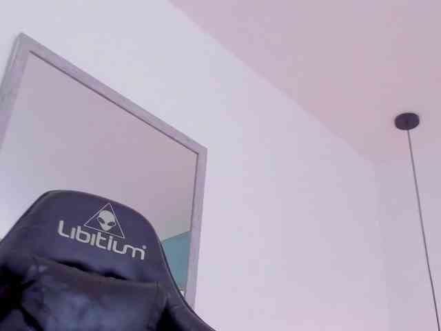 lucy-blue28 webcam