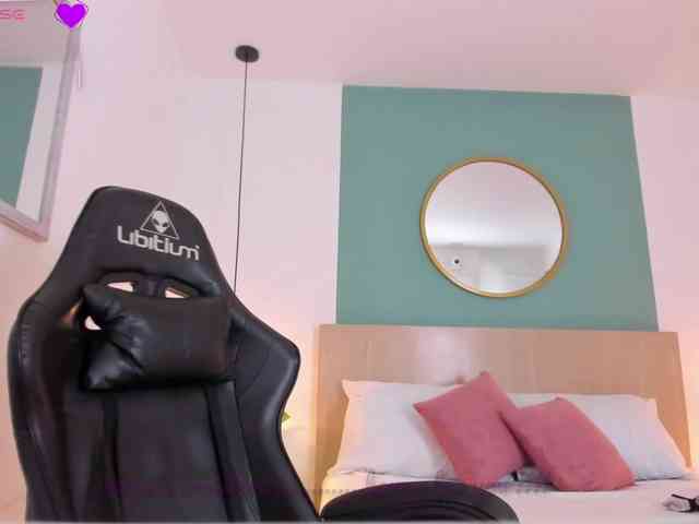 lucy-blue28 webcam