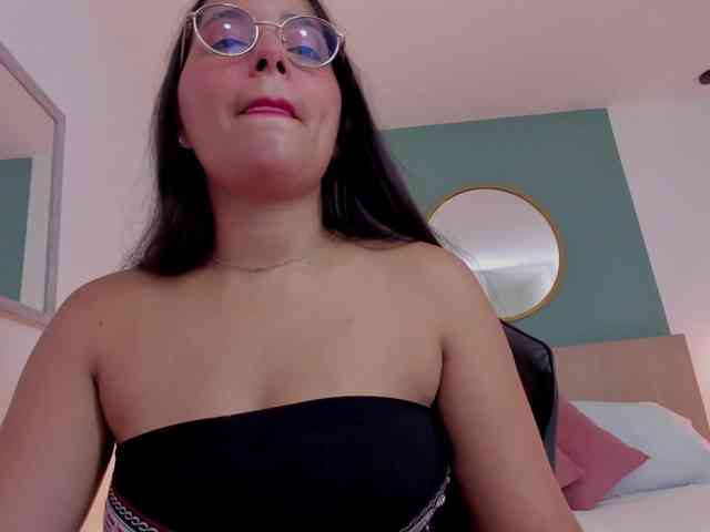 lucy-blue28 webcam