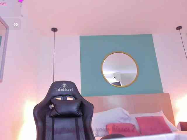lucy-blue28 webcam