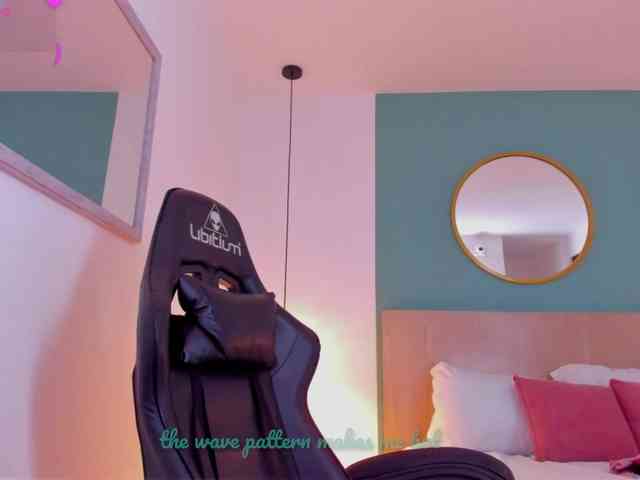 lucy-blue28 webcam