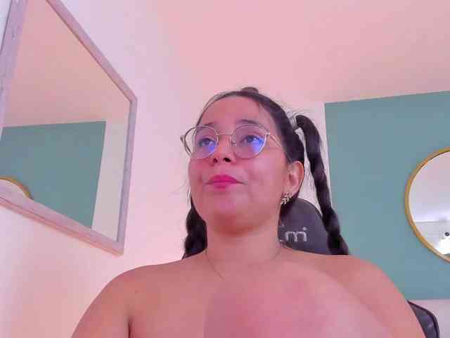 lucy-blue28 webcam
