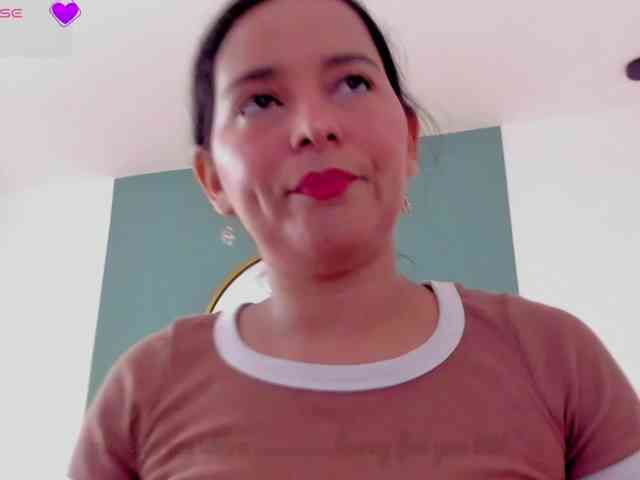 lucy-blue28 webcam