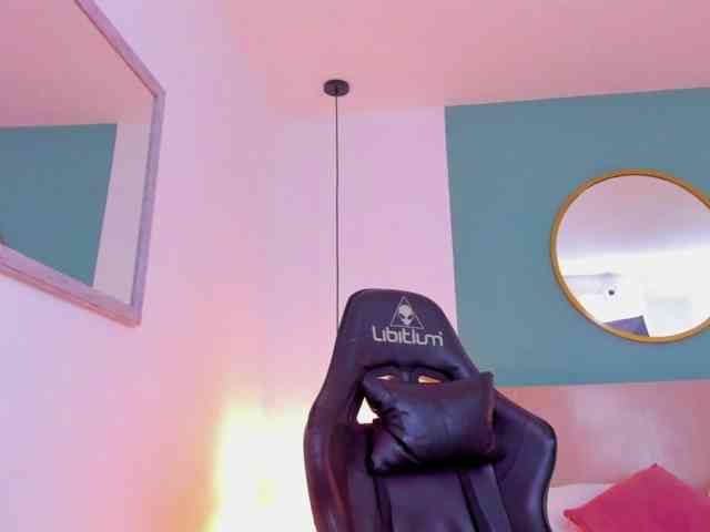 lucy-blue28 webcam