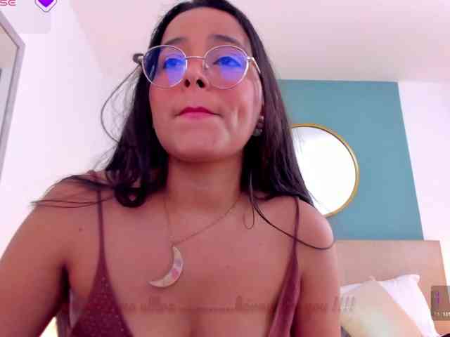 lucy-blue28 webcam