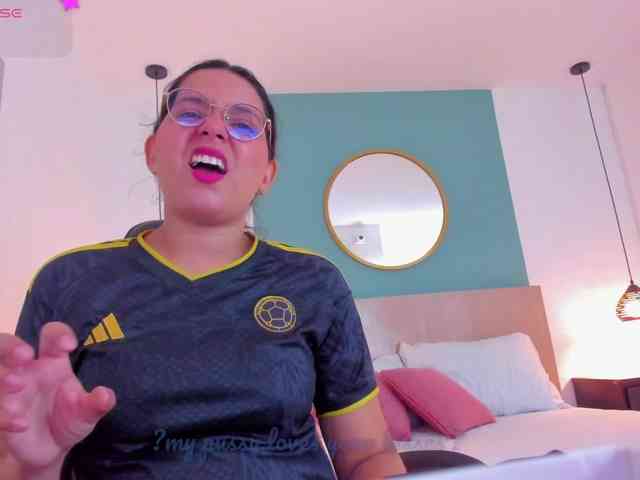 lucy-blue28 webcam