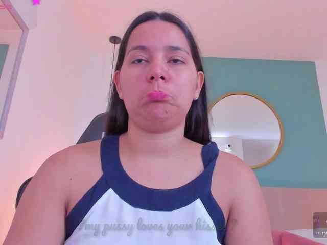 lucy-blue28 webcam