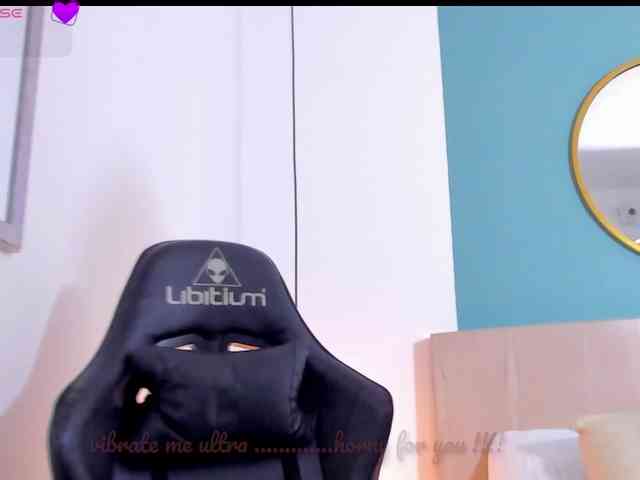 lucy-blue28 webcam