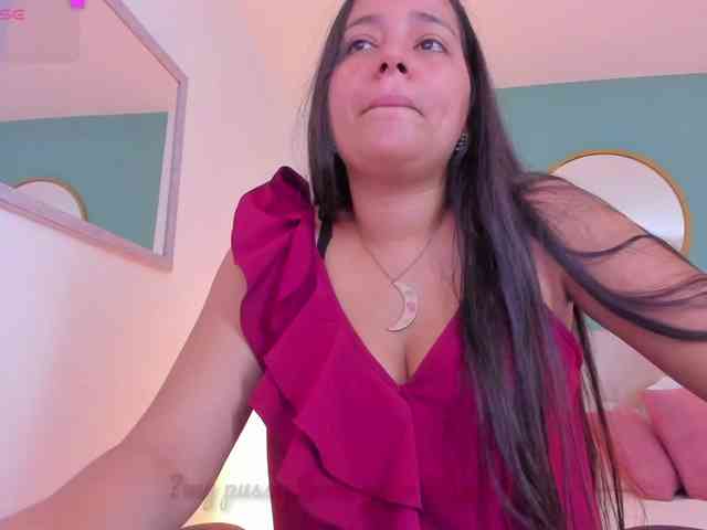 lucy-blue28 webcam