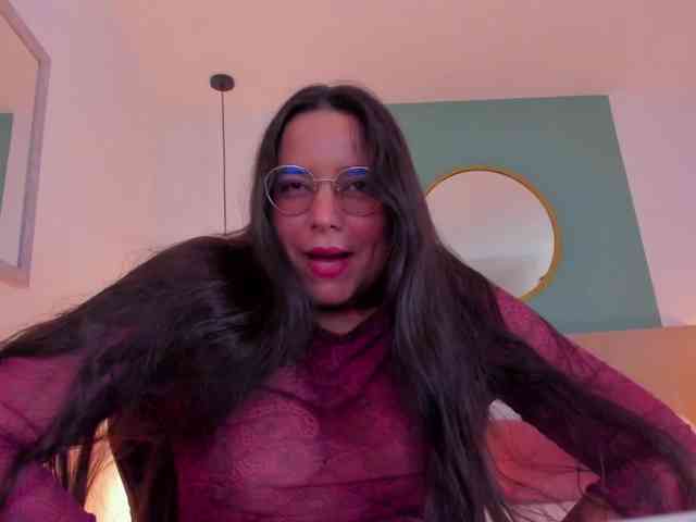 lucy-blue28 webcam