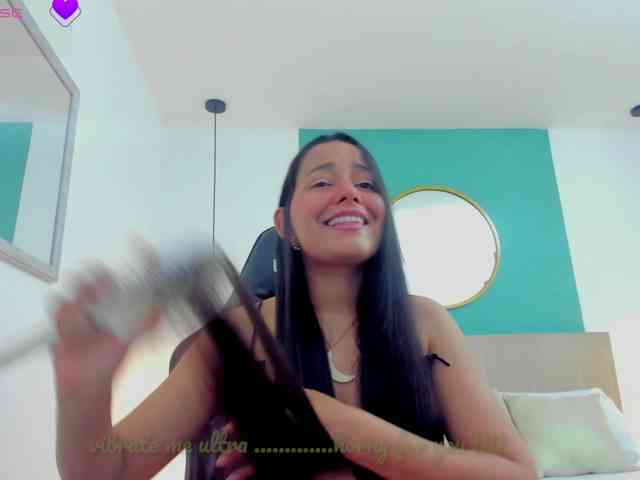 lucy-blue28 webcam