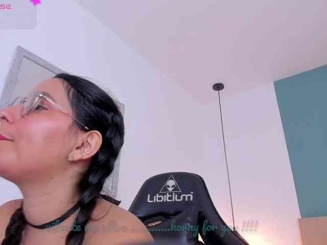 lucy-blue28 webcam