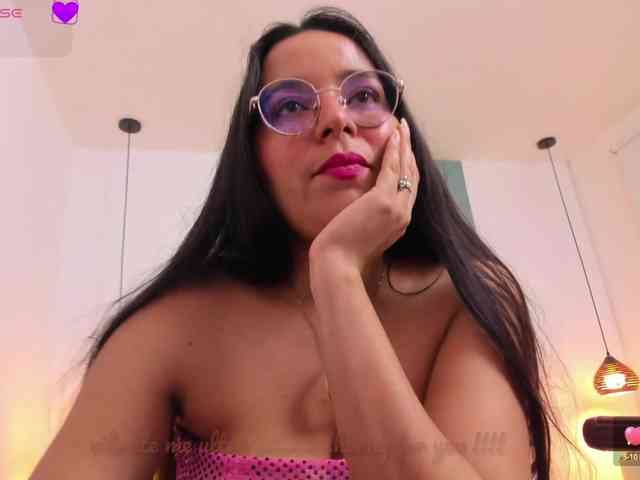 lucy-blue28 webcam