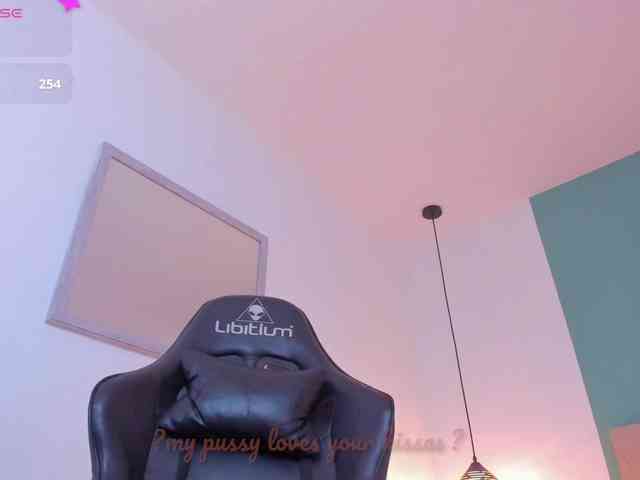 lucy-blue28 webcam