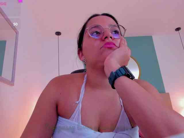 lucy-blue28 webcam