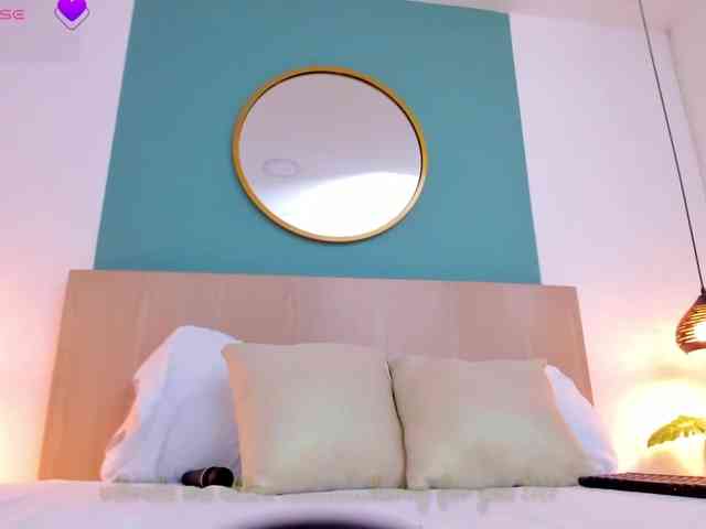 lucy-blue28 webcam