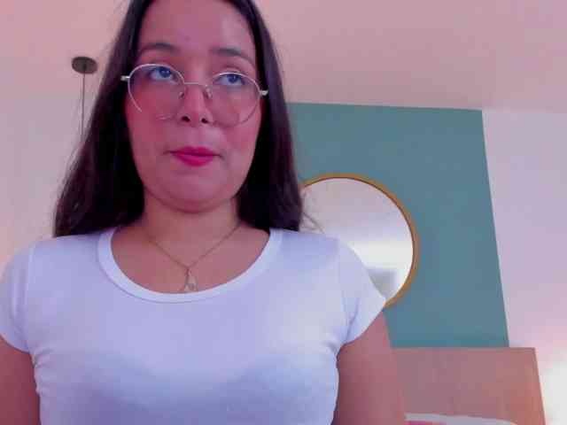 lucy-blue28 webcam
