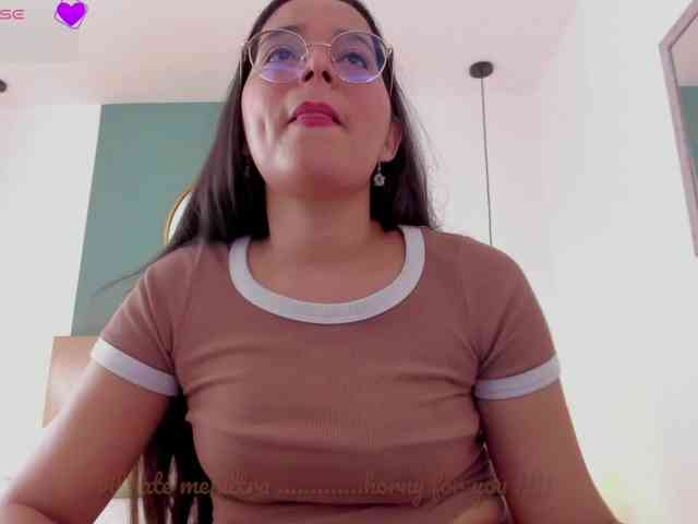 lucy-blue28 webcam