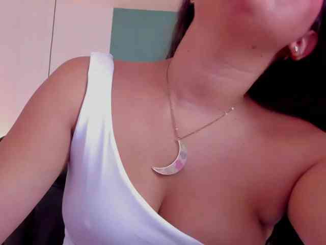 lucy-blue28 webcam