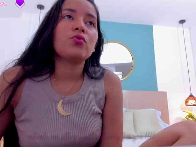 lucy-blue28 webcam