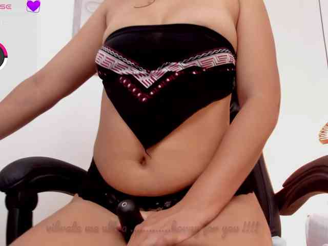 lucy-blue28 webcam