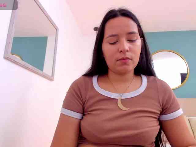 lucy-blue28 webcam