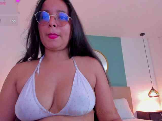 lucy-blue28 webcam