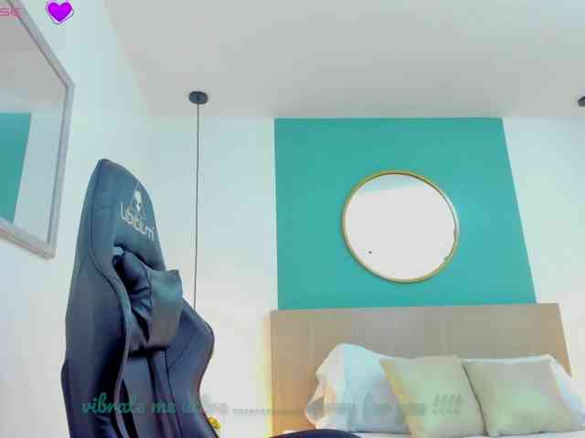 lucy-blue28 webcam