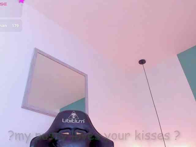lucy-blue28 webcam