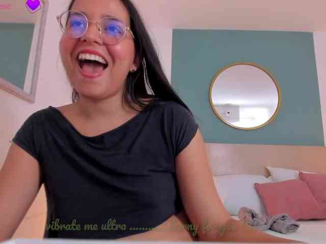 lucy-blue28 webcam
