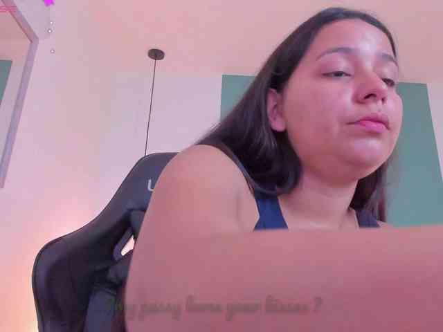 lucy-blue28 webcam