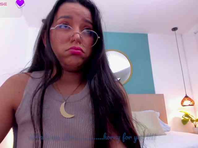 lucy-blue28 webcam