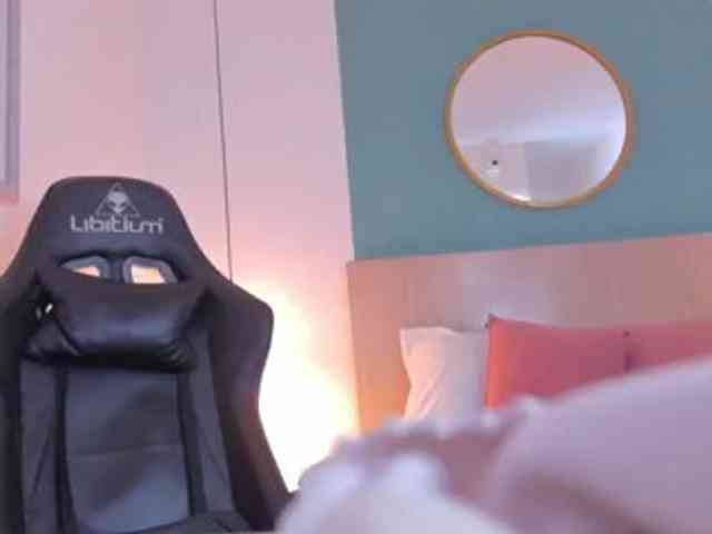 lucy-blue28 webcam