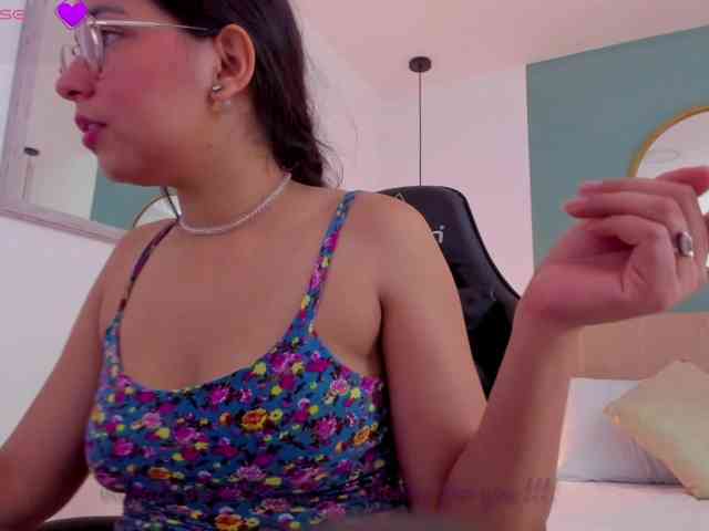 lucy-blue28 webcam