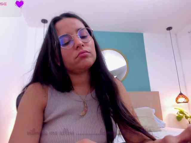 lucy-blue28 webcam