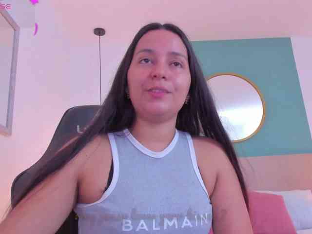 lucy-blue28 webcam