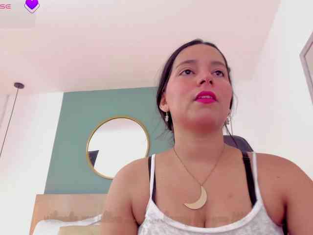 lucy-blue28 webcam