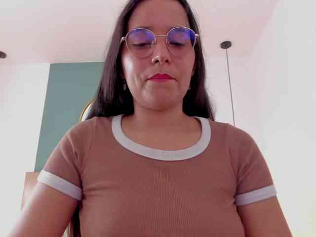 lucy-blue28 webcam
