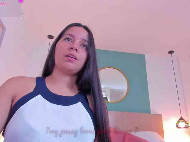 lucy-blue28 webcam