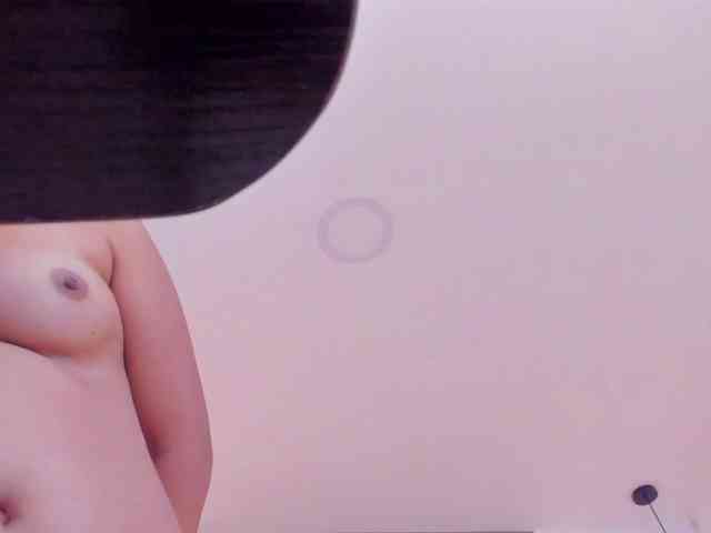 lucy-blue28 webcam