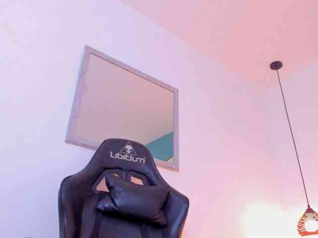 lucy-blue28 webcam