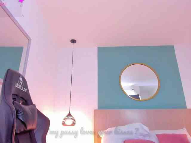 lucy-blue28 webcam